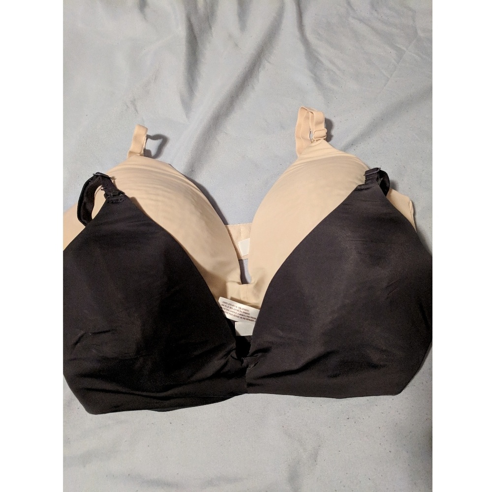 2 Nursing bras